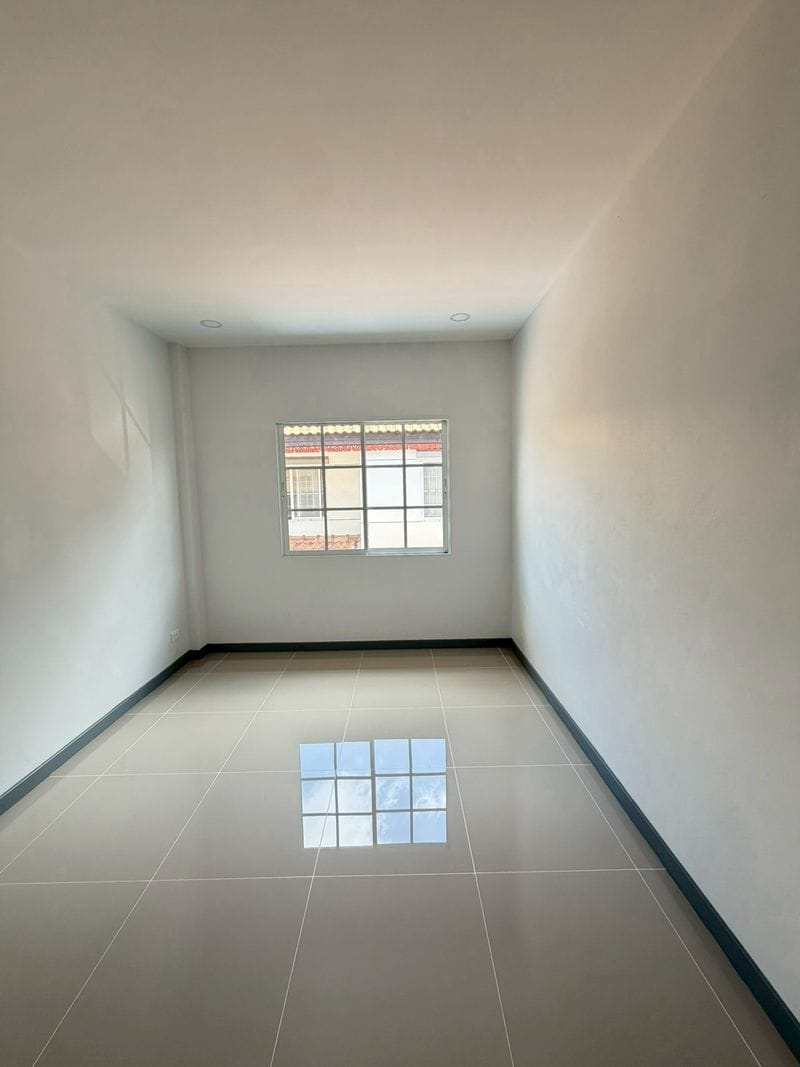 🏡 ทาวน์เฮาส์ รีโนเวทใหม่ "ซื่อตรง โคซี่ บางบัวทอง-340" | 💰 ราคา 1.69 ล้านบาท 5