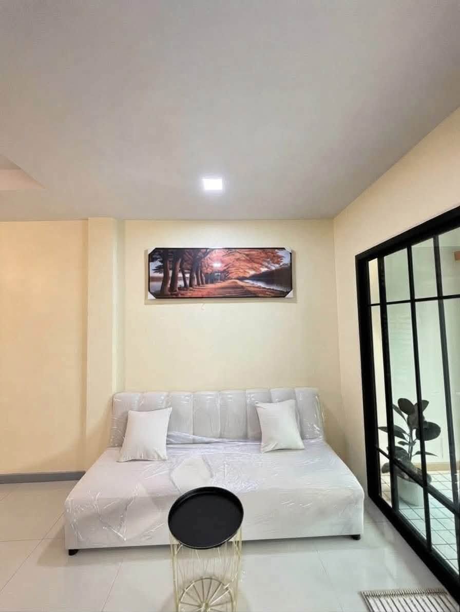 🏡 ทาวน์เฮ้าส์ รีโนเวทใหม่ ถนนเมน ทำเลค้าขาย "ศิริวรรณชวนชม" บางบัวทอง | 💰 ราคา 2.45 ล้านบาท 4