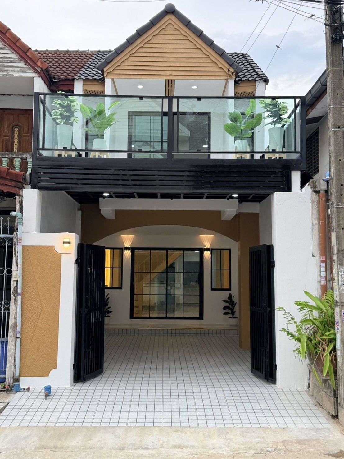🏡 ทาวน์เฮ้าส์ รีโนเวทใหม่ หมู่บ้านลานทอง ปากเกร็ด | ✨ ราคา 2.39 ล้านบาท