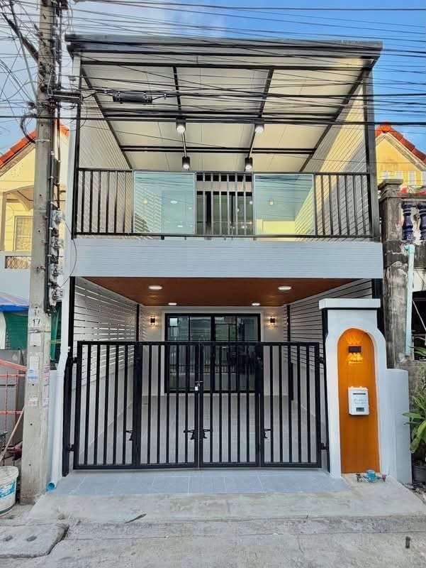 🏡 ทาวน์เฮ้าส์ รีโนเวทใหม่ ซ.นนทบุรี 20 แยก 1/7 สนามบินน้ำ ใกล้กระทรวงพาณิชย์ | ราคา 2.49 ล้านบาท