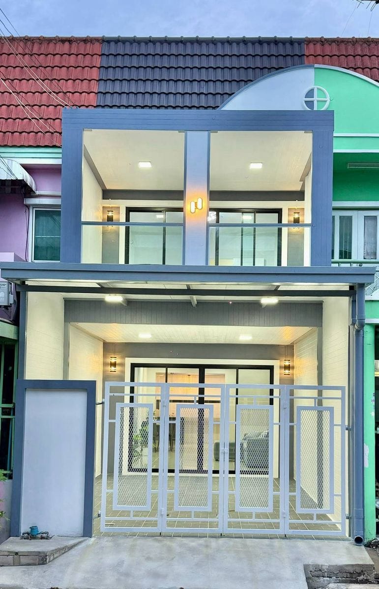 🏡 ทาวน์เฮ้าส์รีโนเวทใหม่ สวยพร้อมอยู่ "บางใหญ่ซิตี้" | ราคา 2.09 ล้านบาท