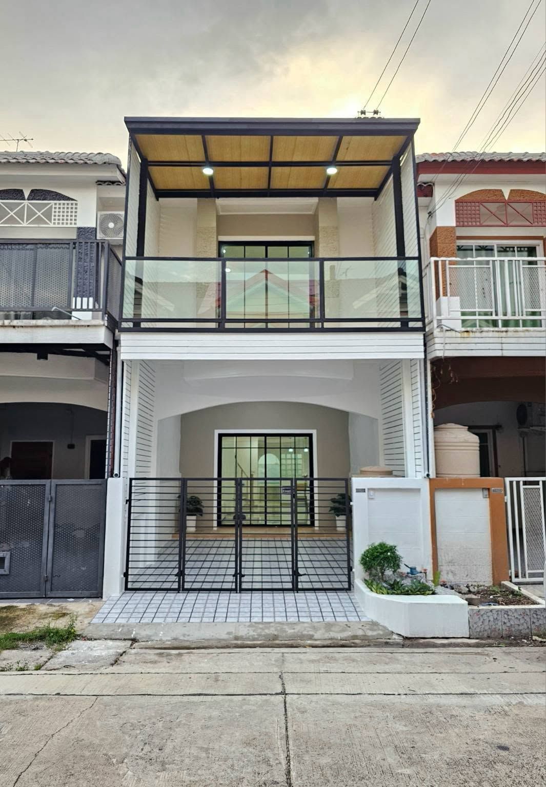 🏡 ทาวน์เฮ้าส์รีโนเวทใหม่ "ม.ปิยวรารมย์ เฟส 3" พร้อมอยู่ | ราคา 1.59 ล้านบาท