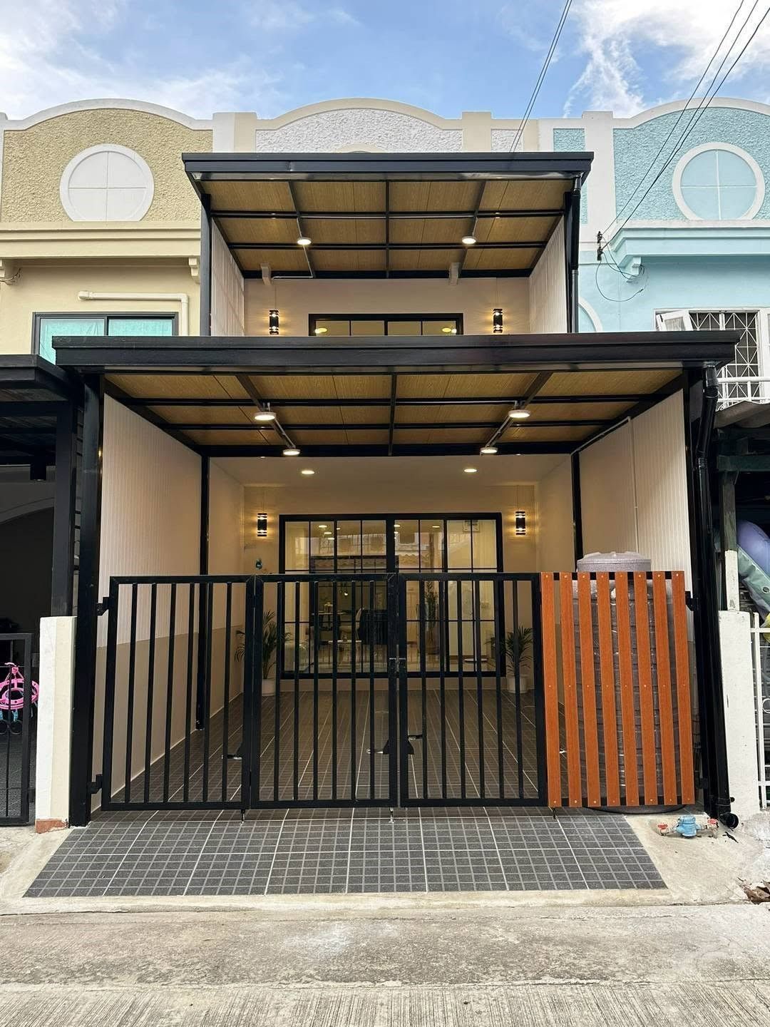 🏡ทาวน์เฮาส์ 2 ชั้น รีโนเวทใหม่ "หมู่บ้านสิรารมย์" ถนนบ้านกล้วย-ไทรน้อย | ราคา 1.55 ล้านบาท