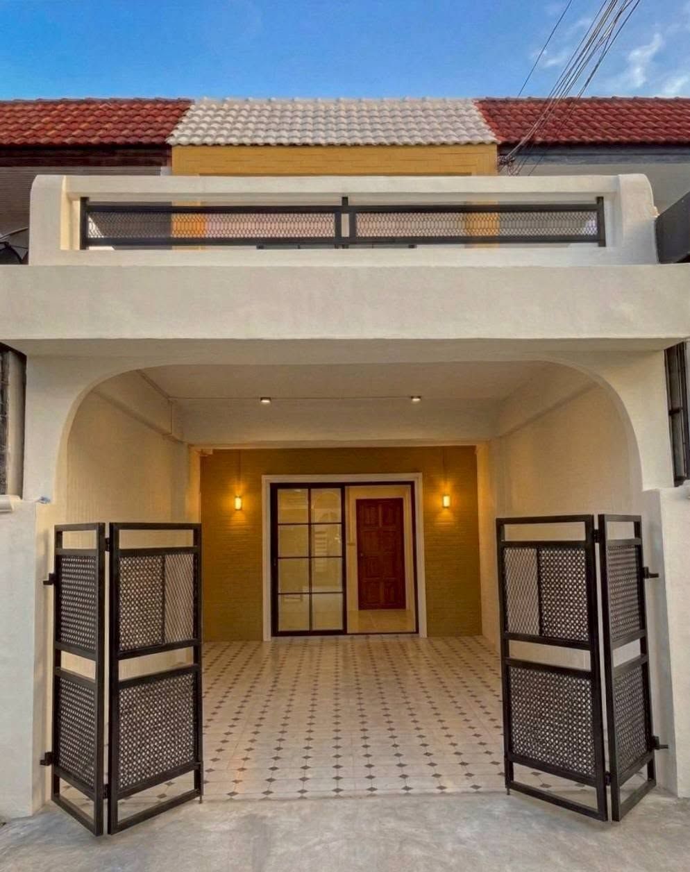 🏡 ทาวน์เฮ้าส์ รีโนเวทใหม่ "หมู่บ้านหงส์ประยูร 1" ใกล้รถไฟฟ้าสถานีบางพลู | ราคา 2.09 ล้านบาท