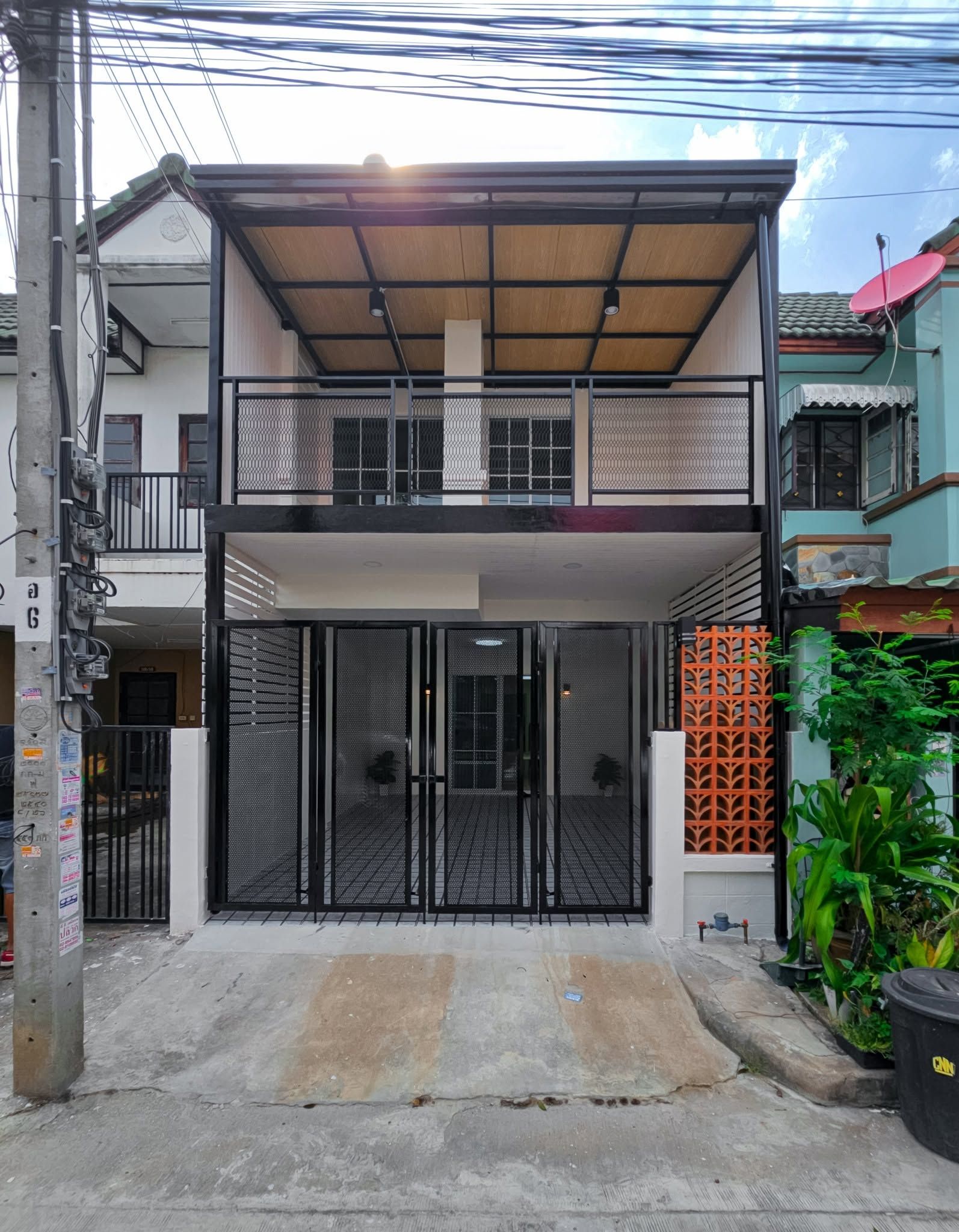 🏡 ทาวน์เฮ้าส์ รีโนเวทใหม่ พร้อมอยู่ "หมู่บ้านรัตนาธานี" วัดลาดปลาดุก | ราคา 1.89 ล้านบาท