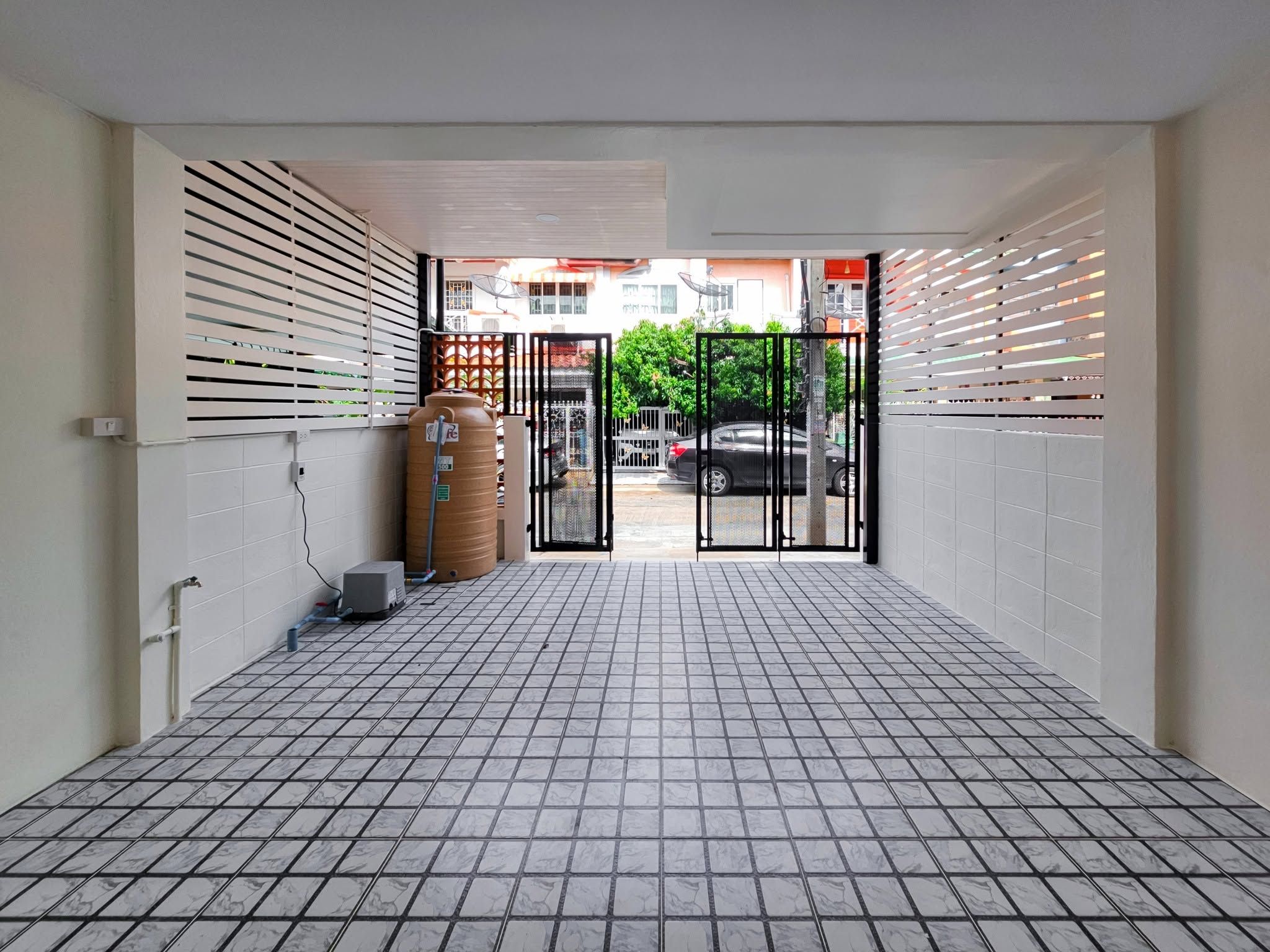 🏡 ทาวน์เฮ้าส์ รีโนเวทใหม่ พร้อมอยู่ "หมู่บ้านรัตนาธานี" วัดลาดปลาดุก | ราคา 1.89 ล้านบาท
