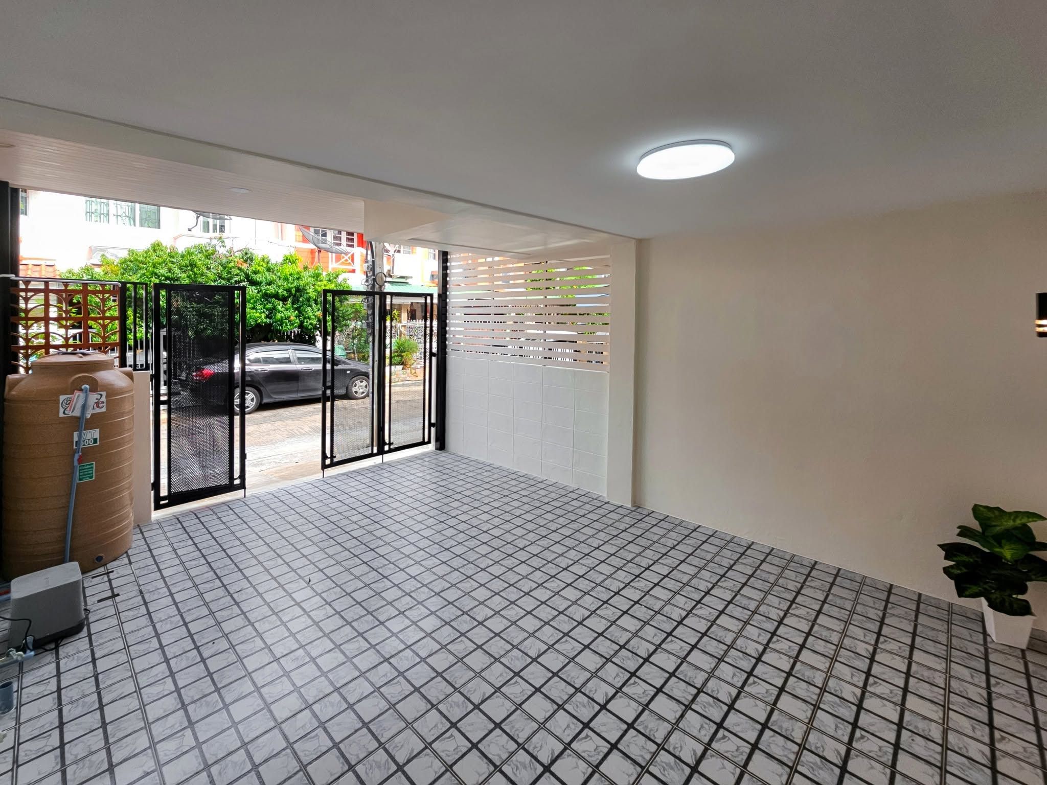 🏡 ทาวน์เฮ้าส์ รีโนเวทใหม่ พร้อมอยู่ "หมู่บ้านรัตนาธานี" วัดลาดปลาดุก | ราคา 1.89 ล้านบาท 3