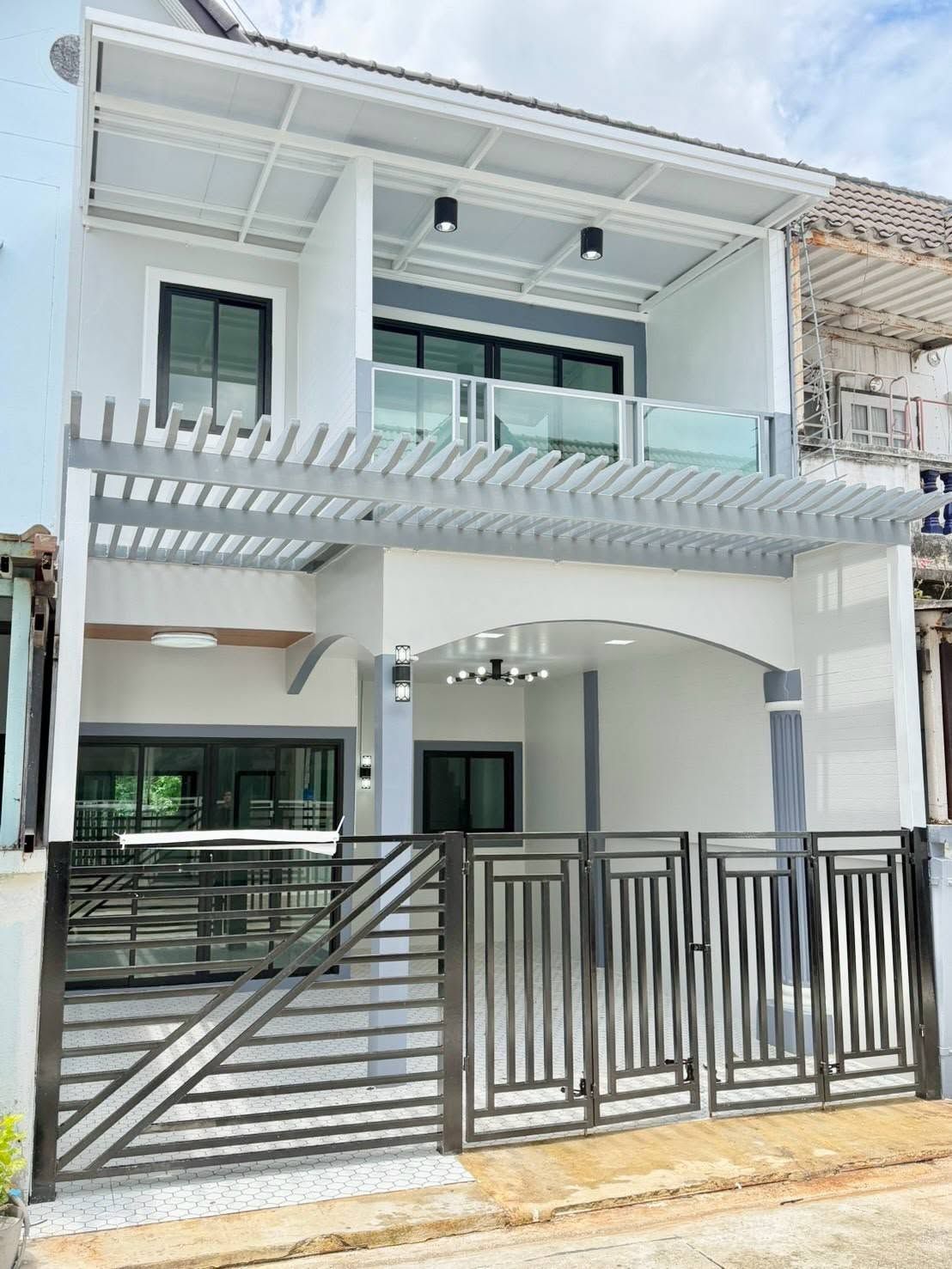 🏡ทาวน์เฮ้าส์รีโนเวทสวย "หมู่บ้านธารถวิล" ซอยวัดพระเงิน บางใหญ่ | ราคา 2.59 ล้านบาท