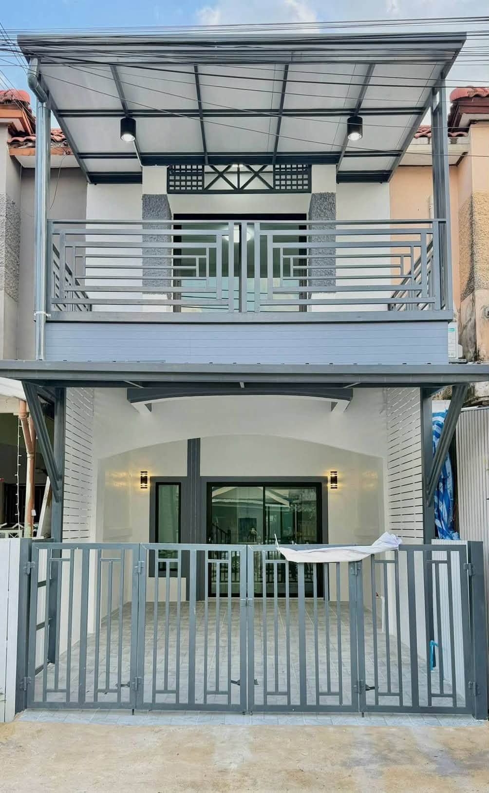 🏠 ทาวน์เฮ้าส์ 2 ชั้น รีโนเวทใหม่ พร้อมเฟอร์ฯ "ปิยวรารมย์ เฟส 3" ถนนเมน | ราคา 1.79 ล้านบาท