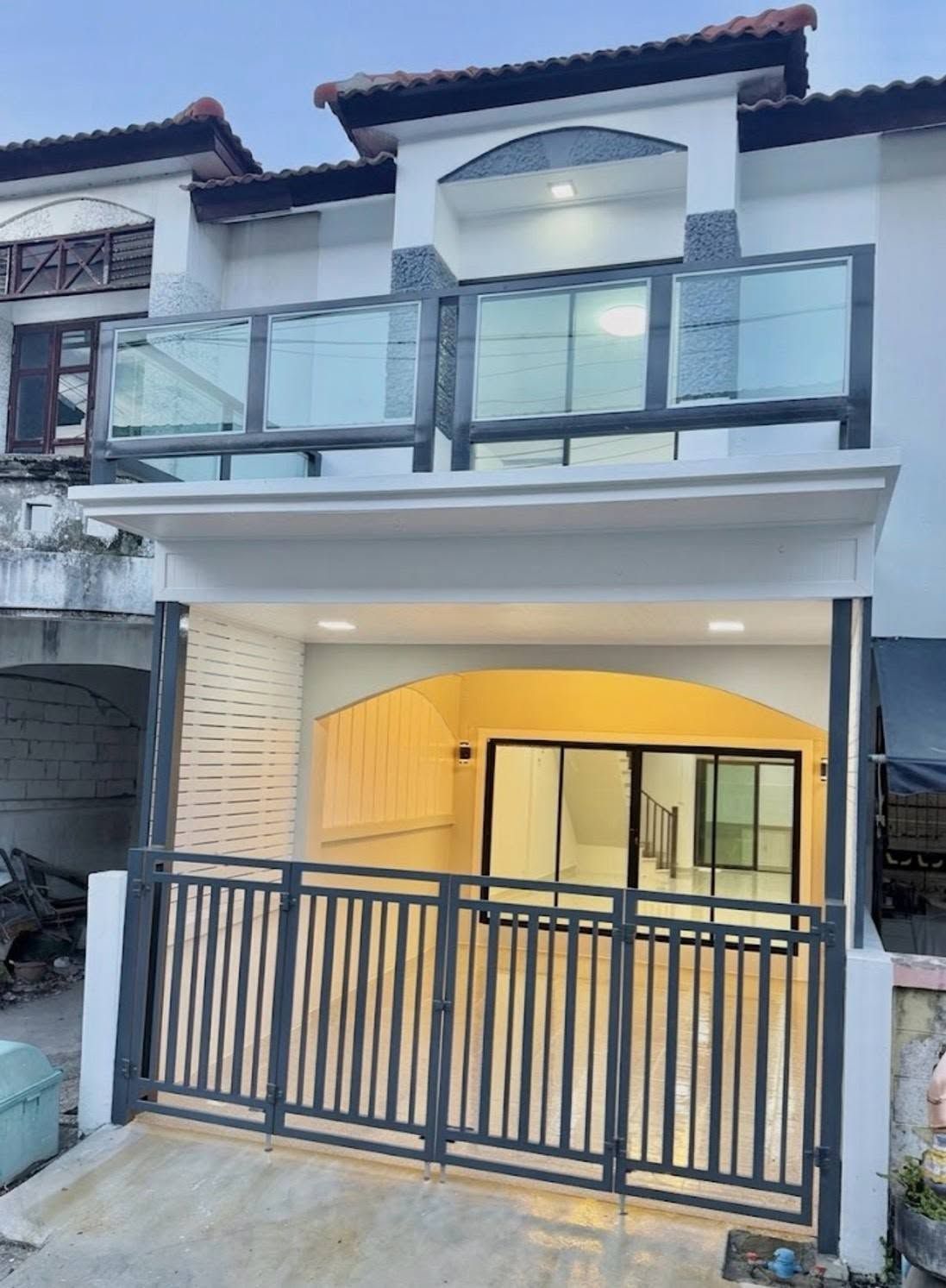 🏡 ทาวน์เฮ้าส์รีโนเวทใหม่ "ปิยวรารมย์ เฟส 1 "ถนนบ้านกล้วย-ไทรน้อย | ราคา 1.59 ล้านบาท