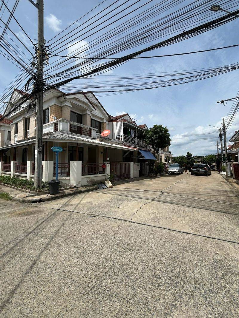 🏠 ทาวน์เฮ้าส์รีโนเวทใหม่ 4 นอน ใกล้รถไฟฟ้าสายสีม่วง "หมู่บ้านทิพย์พิมาน บางใหญ่" | ราคา 2.89 ล้านบาท