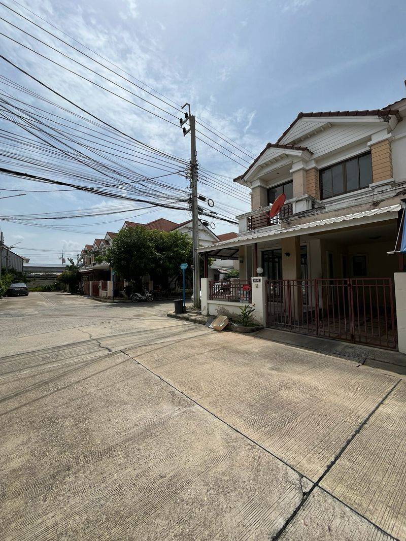🏠 ทาวน์เฮ้าส์รีโนเวทใหม่ 4 นอน ใกล้รถไฟฟ้าสายสีม่วง "หมู่บ้านทิพย์พิมาน บางใหญ่" | ราคา 2.89 ล้านบาท 3