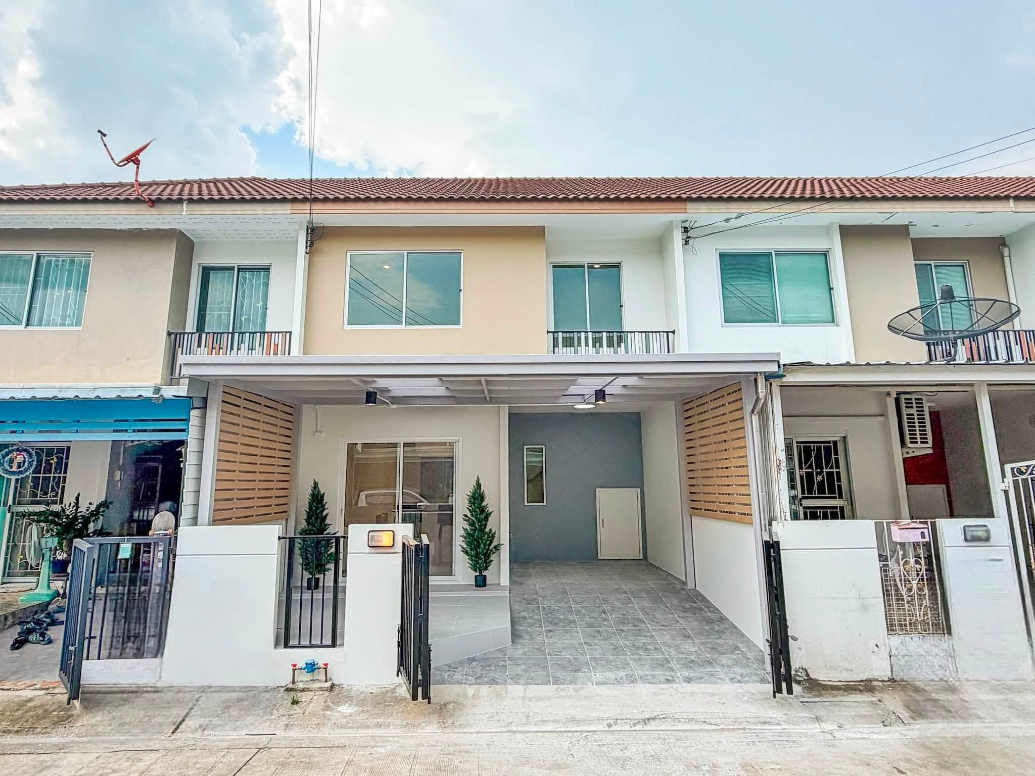 🏡 ทาวน์โฮม รีโนเวทใหม่ "พฤกษา 98" ซ.พระปิ่น 3 | ราคา 2.19 ล้านบาท