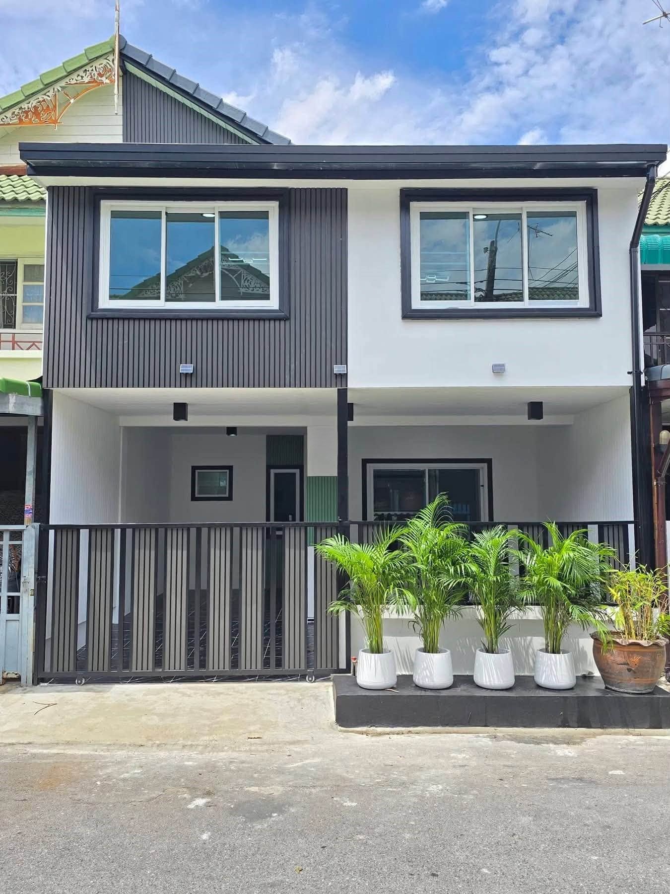 🏡 ทาวน์เฮ้าส์ รีโนเวทใหม่ "ม.พฤกษา 14 เอ" ทำเลดี ติดถนนใหญ่ | ราคา 1.95 ล้านบาท