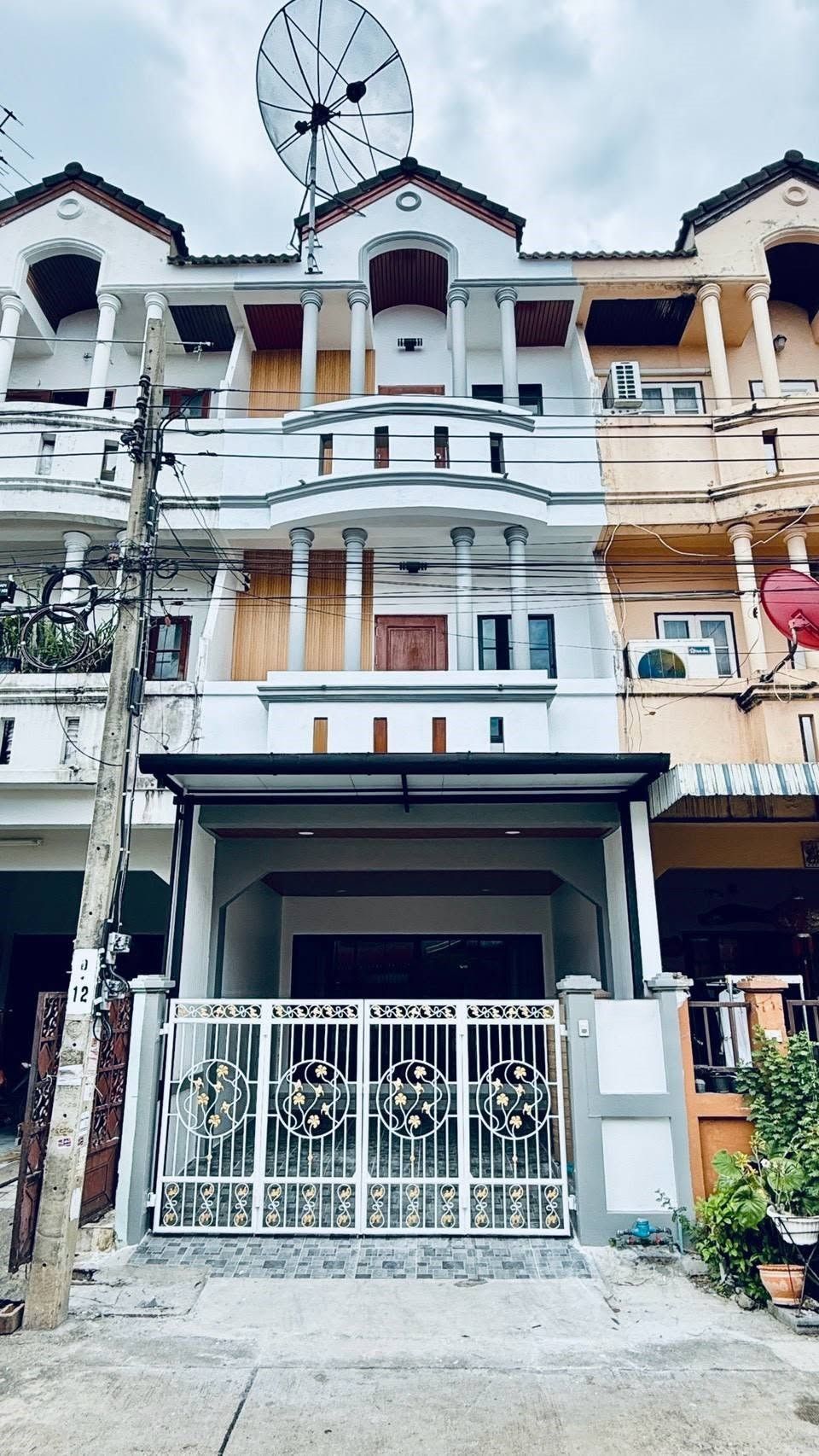 🏠 ทาวน์เฮ้าส์ 3 ชั้น รีโนเวทใหม่ "ซอยวัดศรีประวัติ" | ราคา 2.59 ล้านบาท