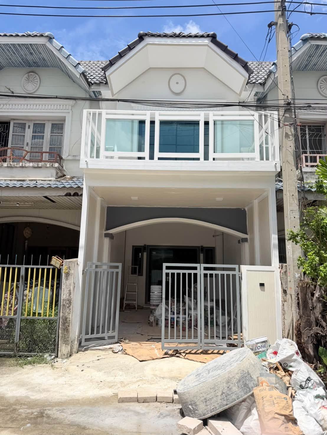 ทาวน์เฮ้าส์รีโนเวทใหม่ มนวดี กรีน พาร์ค บางบัวทอง ถนนเมนค้าขายได้ เพียง 1.89 ล้าน