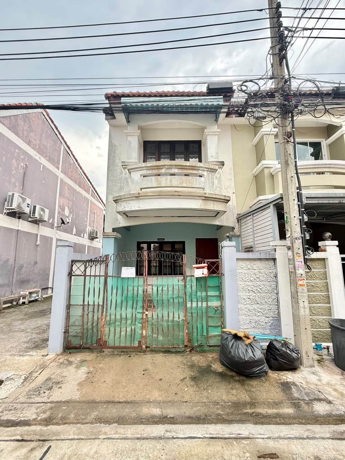 ทาวน์เฮ้าส์หลังมุม หมู่บ้านนริศา ซอย 2 ใกล้ถนนกาญจนาภิเษก เพียง 1.79 ล้านบาท 5