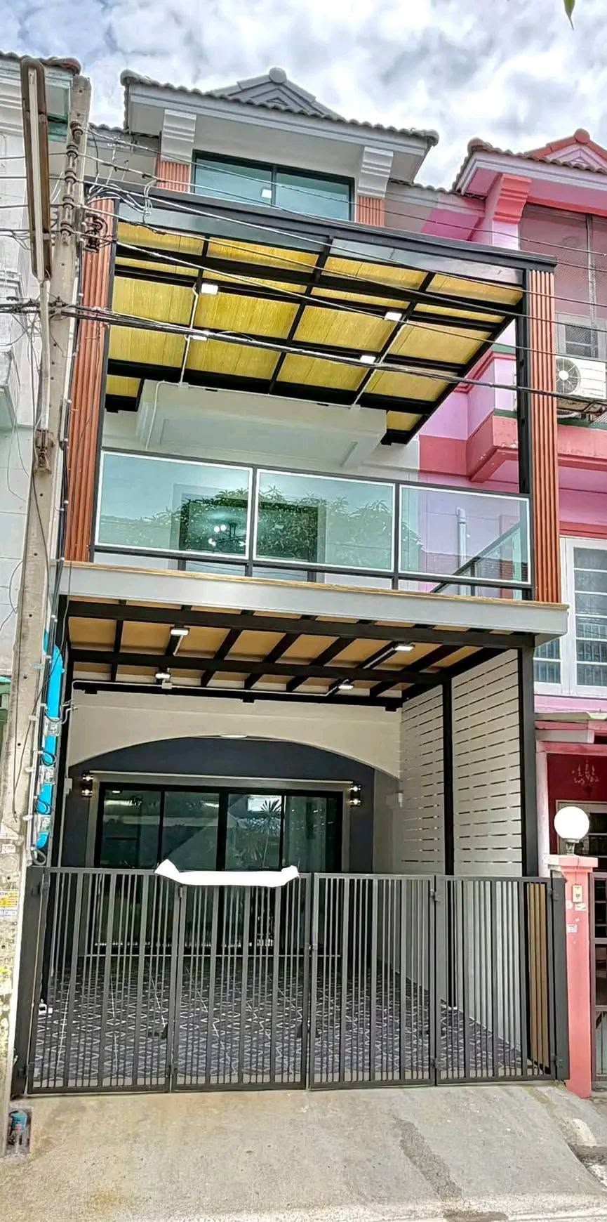 🏠 ทาวน์เฮ้าส์ 3 ชั้น รีโนเวทใหม่ "หมู่บ้านพุทธชาด" ใกล้รถไฟฟ้าสายสีม่วง สถานีบางพลู | ราคา 2.39 ล้านบาท