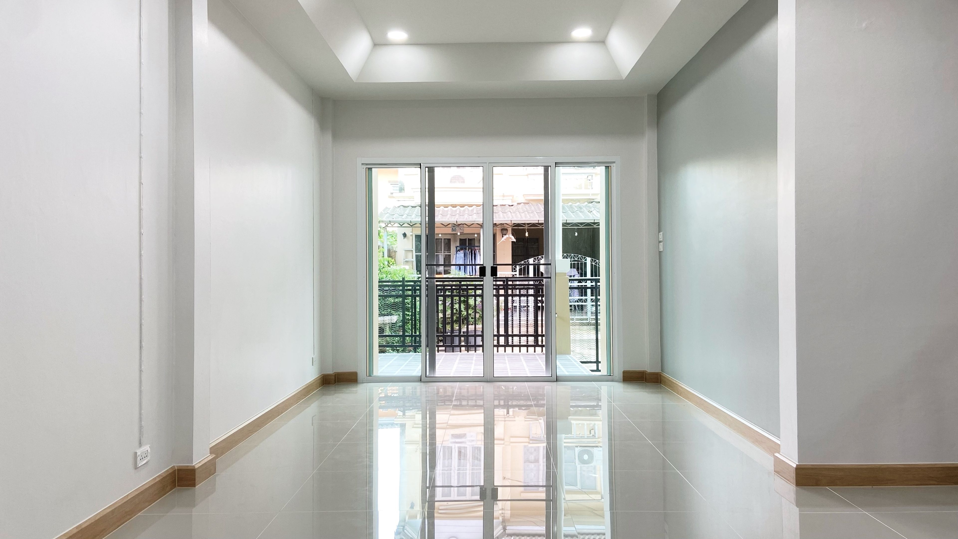 🏡 ทาวน์เฮ้าส์หลังมุม รีโนเวทใหม่ "หมู่บ้านบุศรินทร์ วงแหวนรัตนาธิเบศร์" ต่อเติมระเบียงชั้นบน | ราคา 2.39 ล้านบาท 5