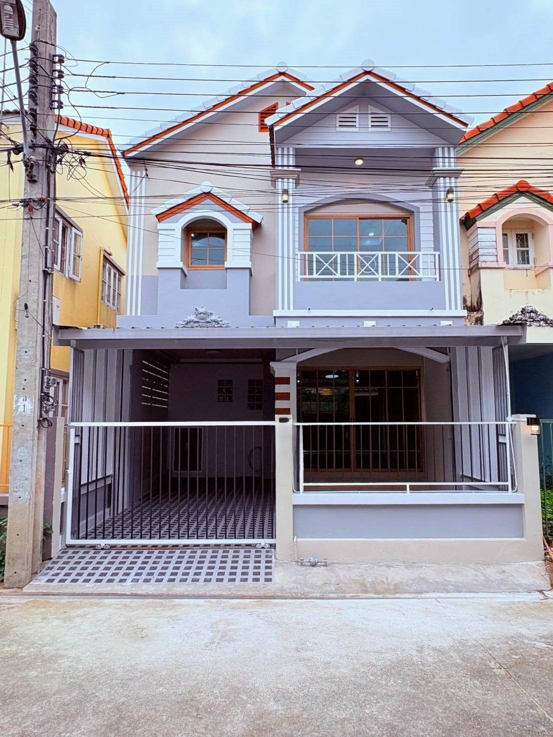 🏡 ทาวน์เฮ้าส์ 4 นอน รีโนเวทใหม่ ทำเลเด่น "หมู่บ้านศิลปการพาร์ค 5" บางกล้วย-ไทรน้อย | ราคา 1.99 ล้านบาท