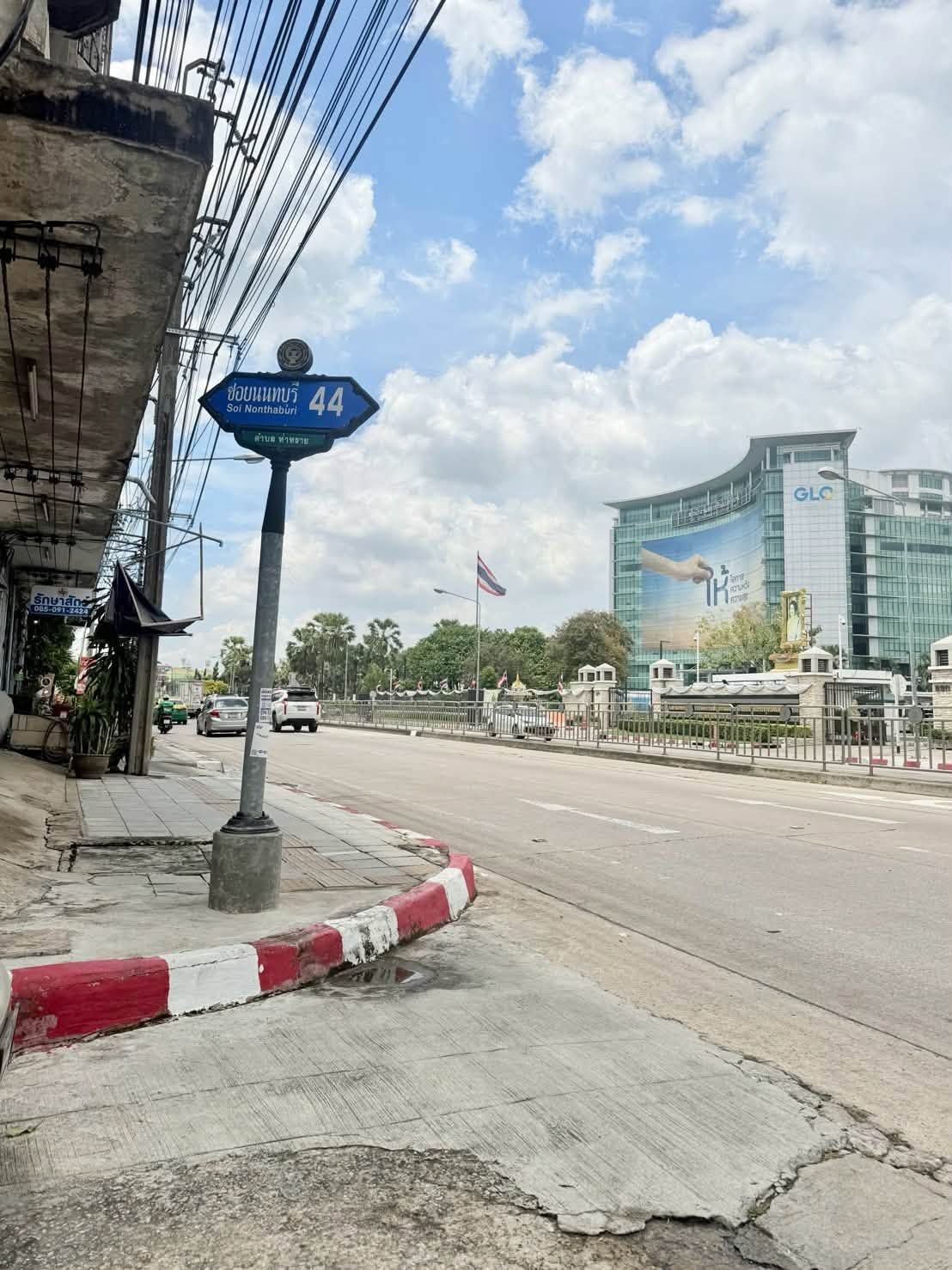 🏡 ทาวน์เฮ้าส์ รีโนเวทใหม่ ตรงข้ามกองสลากสนามบินน้ำ "หมู่บ้าน นนทบุรี 44" | ราคา 2.59 ล้านบาท 4