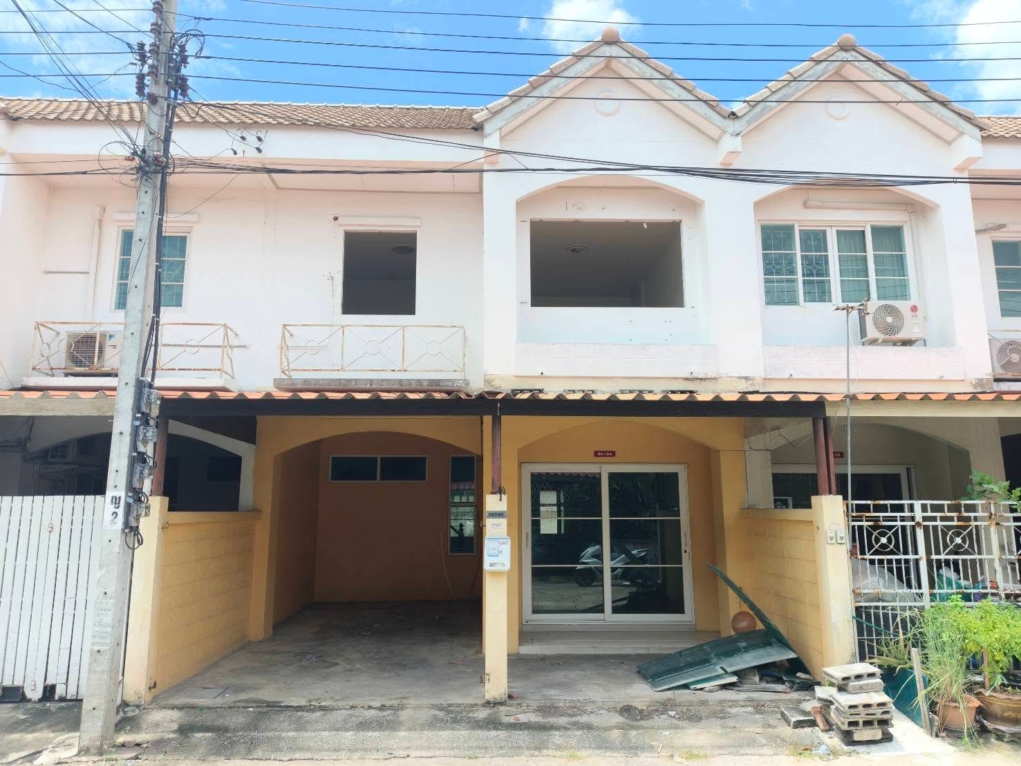 🏡 ทาวน์เฮ้าส์ รีโนเวทใหม่ "หมู่บ้านบัวทองธานี พาร์ควิลล์ 8" (ซอยจันทร์ทองเอี่ยม) ทำเลดี เดินทางสะดวก | ราคา 2.19 ล้านบาท