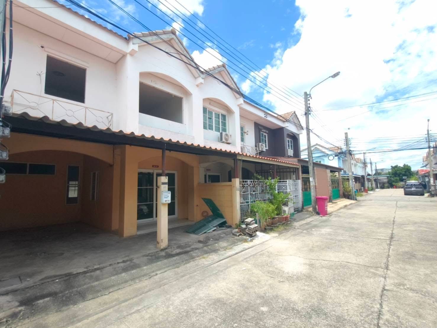 🏡 ทาวน์เฮ้าส์ รีโนเวทใหม่ "หมู่บ้านบัวทองธานี พาร์ควิลล์ 8" (ซอยจันทร์ทองเอี่ยม) ทำเลดี เดินทางสะดวก | ราคา 2.19 ล้านบาท