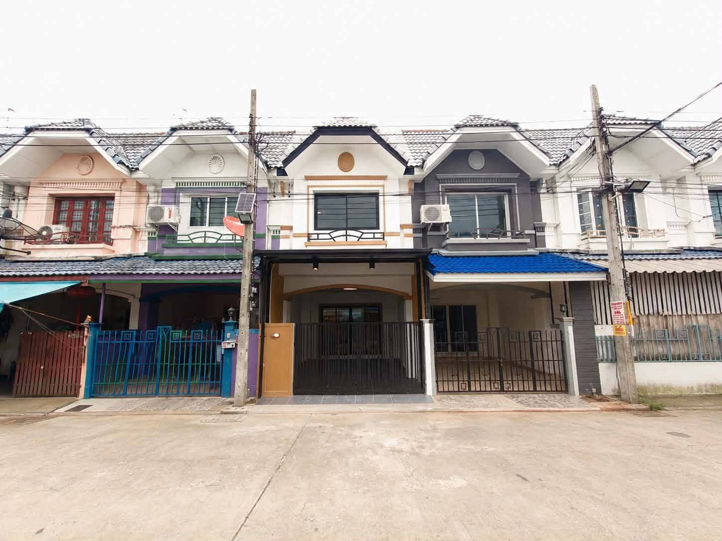 🏡 ทาวน์เฮ้าส์ รีโนเวทใหม่ ถนนเมน "หมู่บ้านมนวดีexclusive" ซอยบ้านกล้วย | ราคา 1.85 ล้านบาท