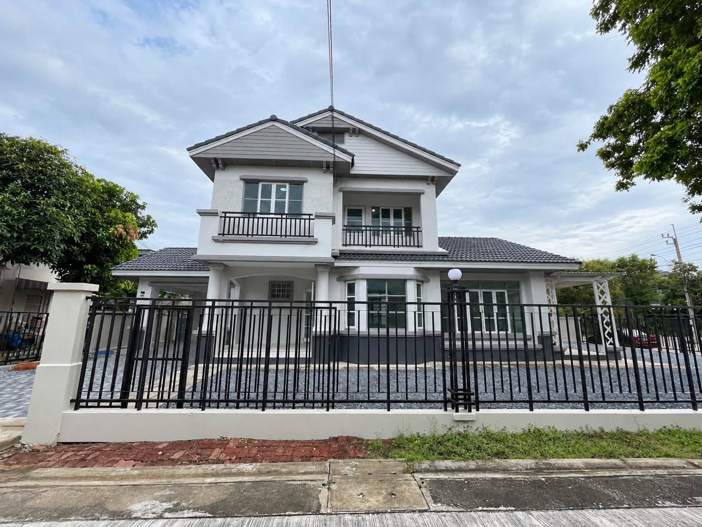 🏡 บ้านเดี่ยวหลังมุม 92.7 ตร.ว. "ชัยพฤกษ์ วัดลาดปลาดุก" ตกแต่งใหม่ | ราคา 5.29 ล้านบาท