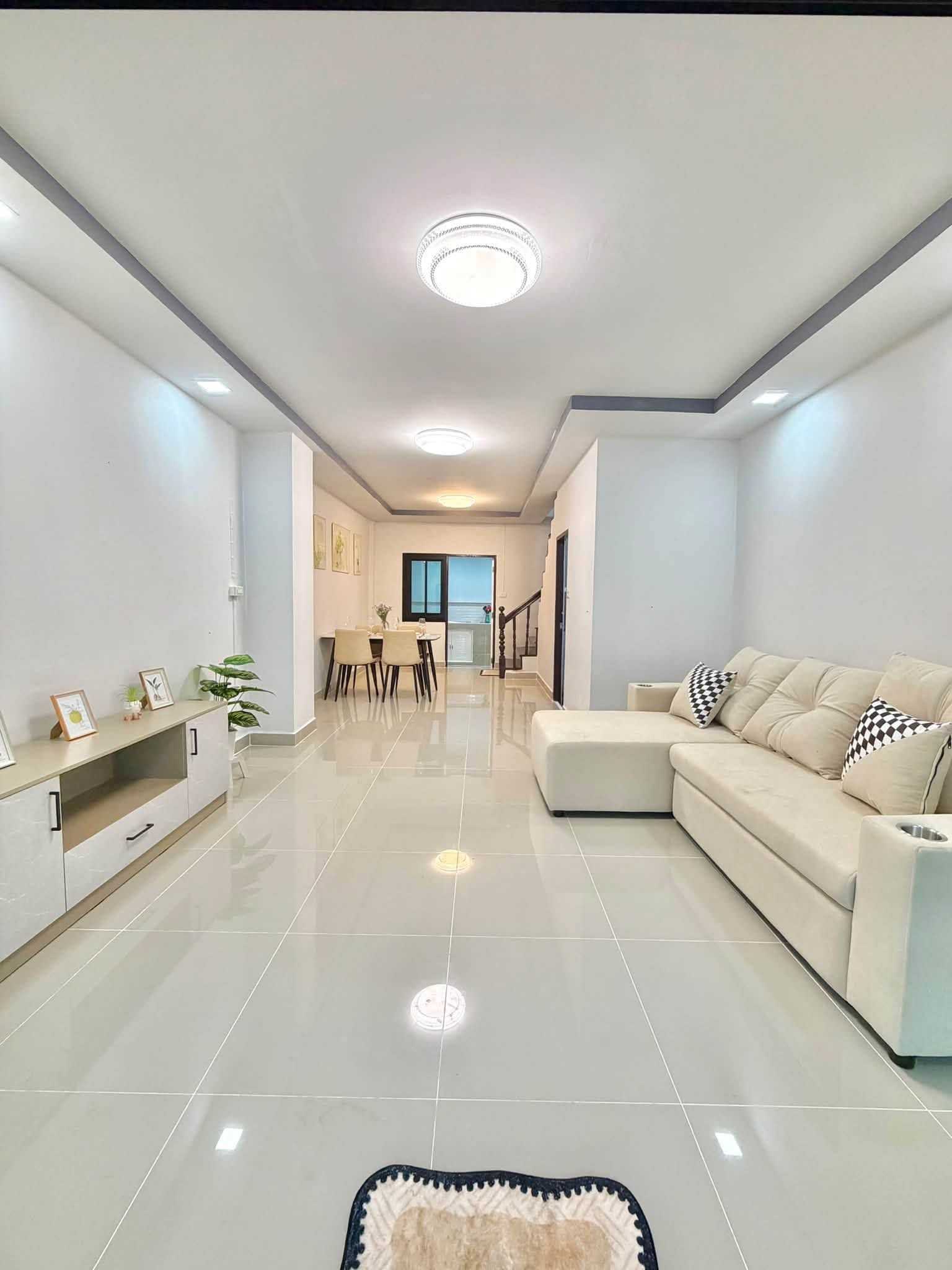 🏡 ทาวน์เฮ้าส์ ทำเลดี รีโนเวทใหม่ "ลภาวัล 5" ท่าอิฐ ใกล้รถไฟฟ้า แถมเฟอร์ฯ พร้อมอยู่ | ราคา 2.29 ล้านบาท 4