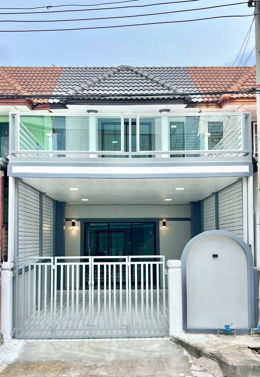 🏠 ทาวน์เฮ้าส์ รีโนเวทใหม่ ทำเลดี "บัวทอง 4" ใกล้สถานีรถไฟฟ้าสายสีม่วง | ราคา 1.69 ล้านบาท
