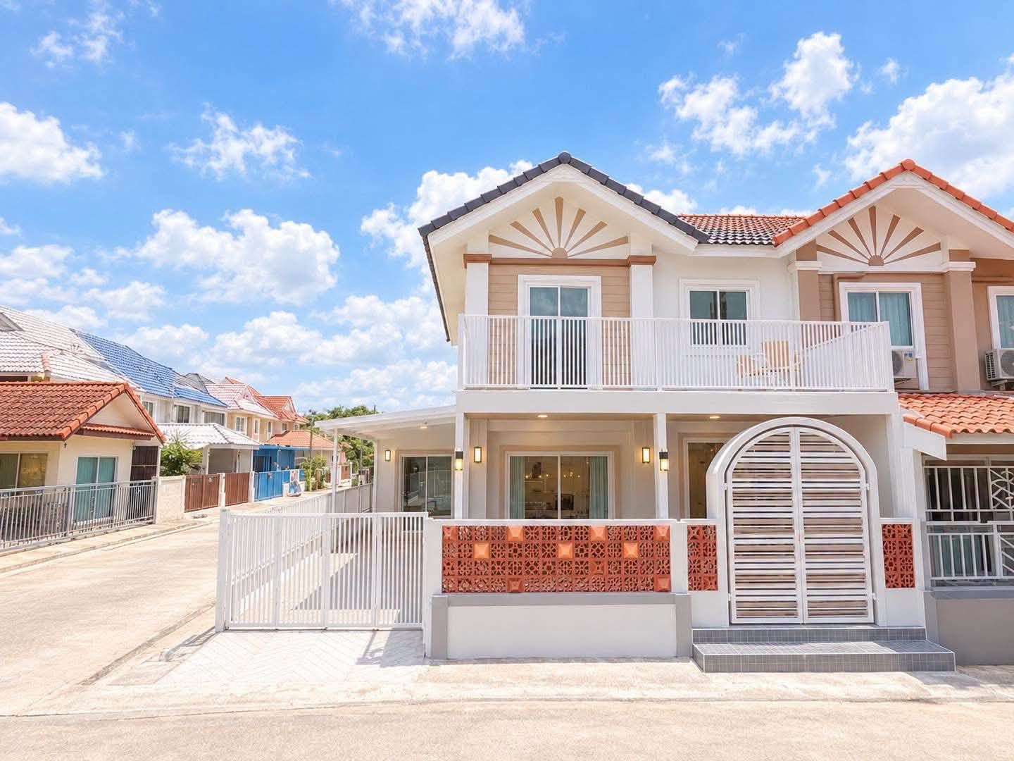 🏠 ทาวน์เฮ้าส์หลังมุม รีโนเวทใหม่ 5 นอน ทำเลดี "บ้านพฤกษา 33" วัดลาดปลาดุก | ราคา 2.79 ล้าน
