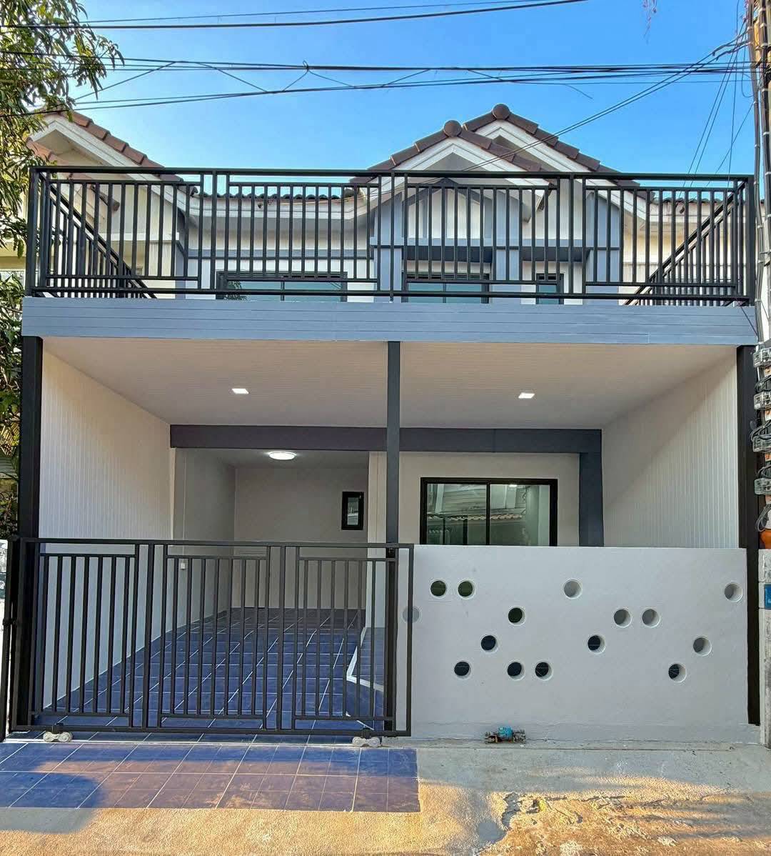 🏡 ทาวน์เฮ้าส์ รีโนเวทสวย พร้อมเฟอร์ฯ "พฤกษา69" ใกล้ทางด่วน M 81 | ราคา 1.99 ล้านบาท