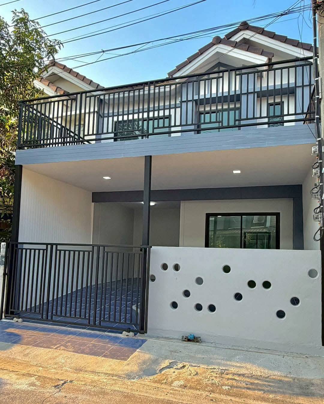 🏡 ทาวน์เฮ้าส์ รีโนเวทสวย พร้อมเฟอร์ฯ "พฤกษา69" ใกล้ทางด่วน M 81 | ราคา 1.99 ล้านบาท