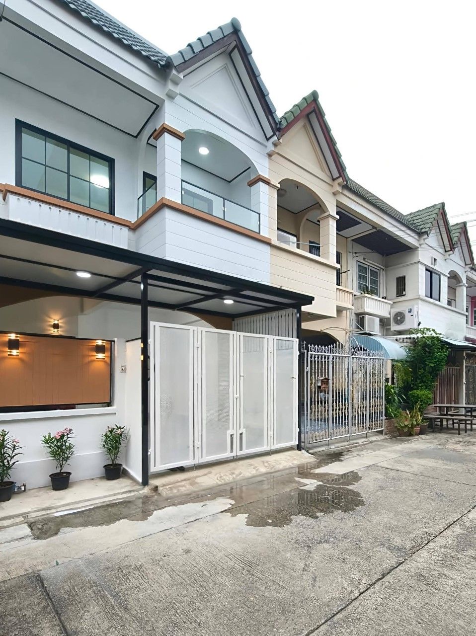 🏡 ทาวน์เฮ้าส์ รีโนเวทใหม่ พร้อมเฟอร์ฯ "บัวทองธานี"ตรงข้ามตลาดสมบัติบุรี | ราคา 2.09 ล้านบาท