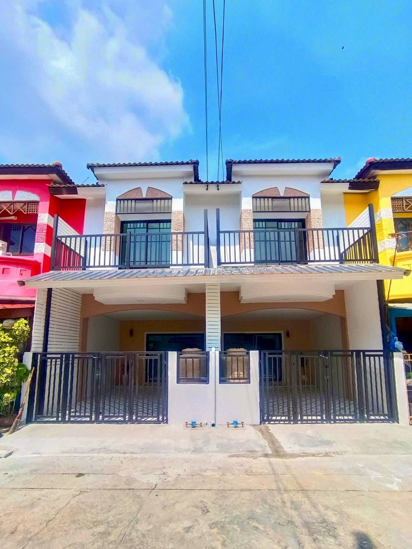 🏡 ทาวน์เฮ้าส์ รีโนเวทใหม่ ทำเลไทรน้อย "นันทิชา 4" ใกล้การไฟฟ้า | ราคา 1.49 ล้านบาท