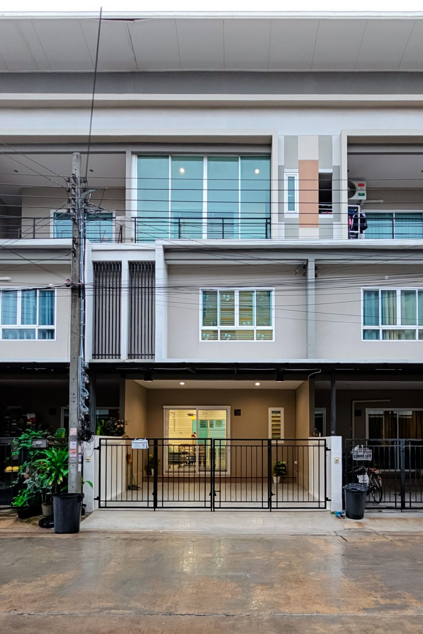 🏠 ทาวน์โฮม 3 ชั้น รีโนเวทใหม่ ทำเลทองใกล้ MRT บางพลู "วิชชั่น สมาร์ทไลฟ์" | ราคา 3.29 ล้านบาท