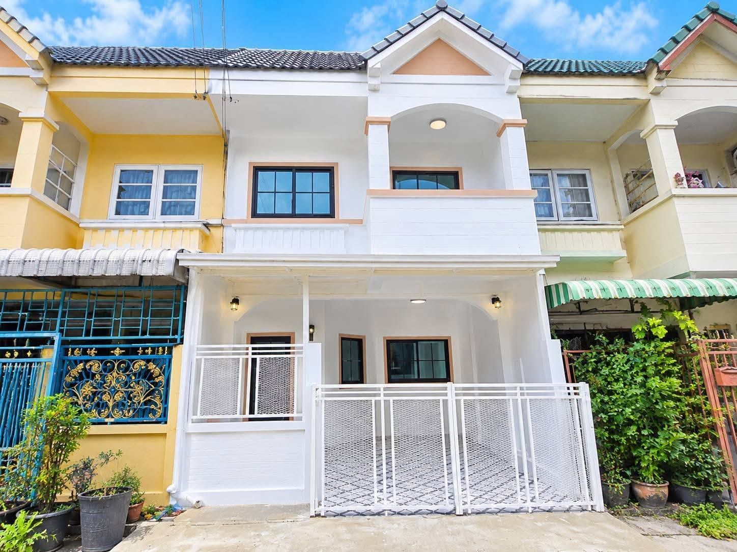 🏡 ทาวน์เฮ้าส์ รีโนเวทใหม่ "บัวทองธานี"ตรงข้ามตลาดสมบัติบุรี | ราคา 1.99 ล้านบาท