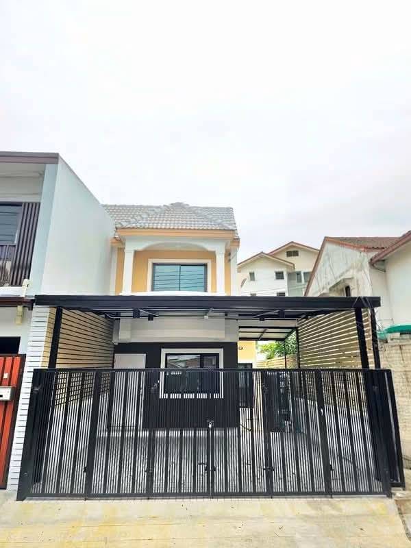 🏡 ทาวน์เฮ้าส์ รีโนเวทใหม่ ถนนเมน "เปี่ยมสุข" ซ.วัดกู้-ปากเกร็ด | ราคา 2.89 ล้านบาท