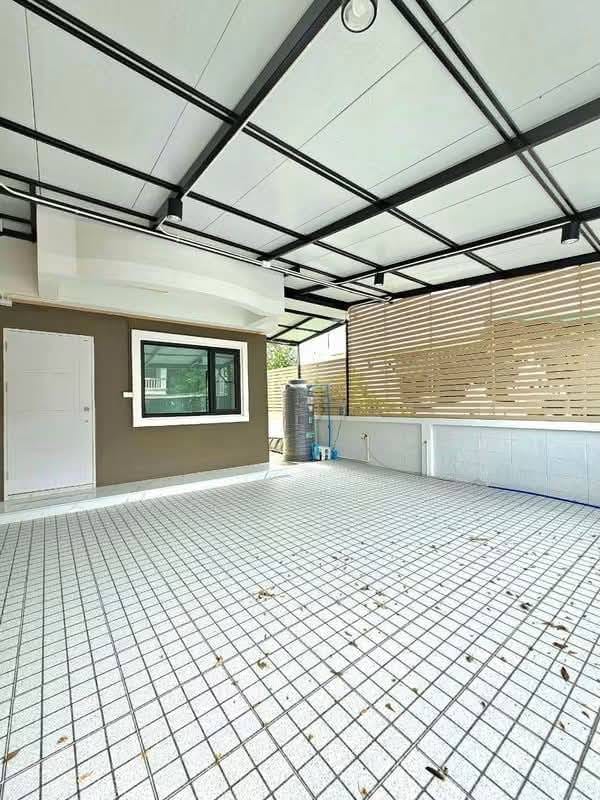 🏡 ทาวน์เฮ้าส์ รีโนเวทใหม่ ถนนเมน "เปี่ยมสุข" ซ.วัดกู้-ปากเกร็ด | ราคา 2.89 ล้านบาท 2
