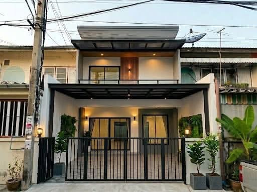 🏠 ทาวน์เฮ้าส์ 4 นอน รีโนเวทใหม่ "จันทิมาธานี" ใกล้เซ็นทรัลเวสต์เกต | ราคา 2.29 ล้านบาท