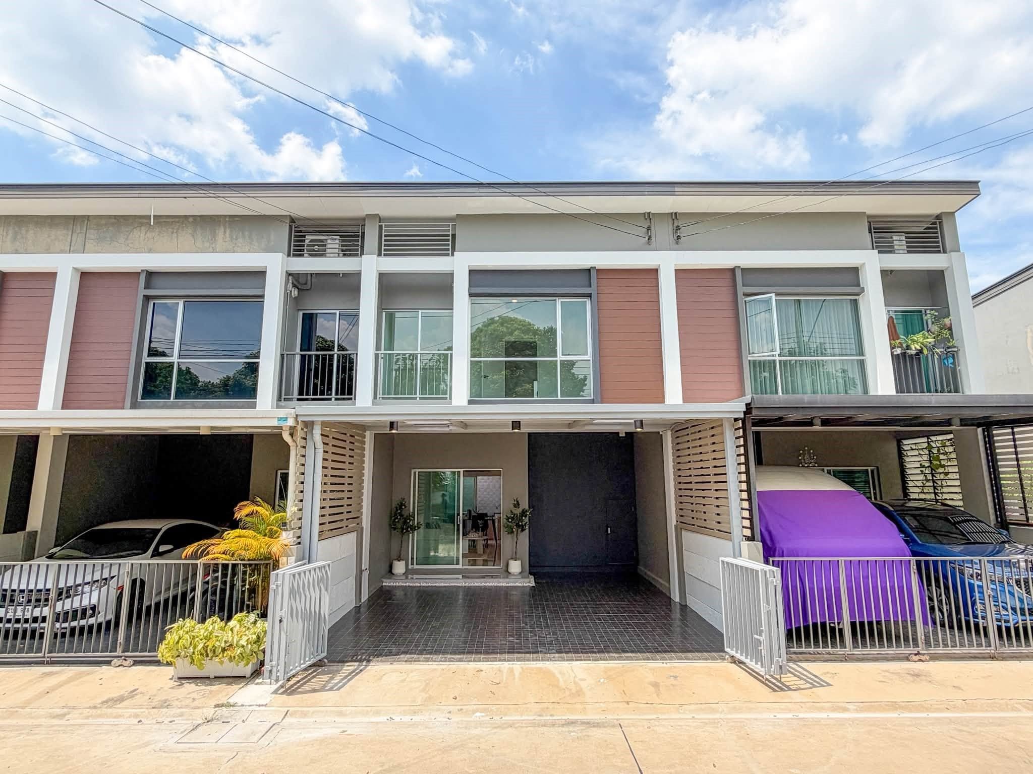 🏡 ทาวน์โฮม รีโนเวทใหม่ หน้าสวนส่วนกลาง"บ้านลุมพินี ทาวน์วิลล์ ราชพฤกษ์-ปิ่นเกล้า" | ราคา 3.29 ล้านบาท