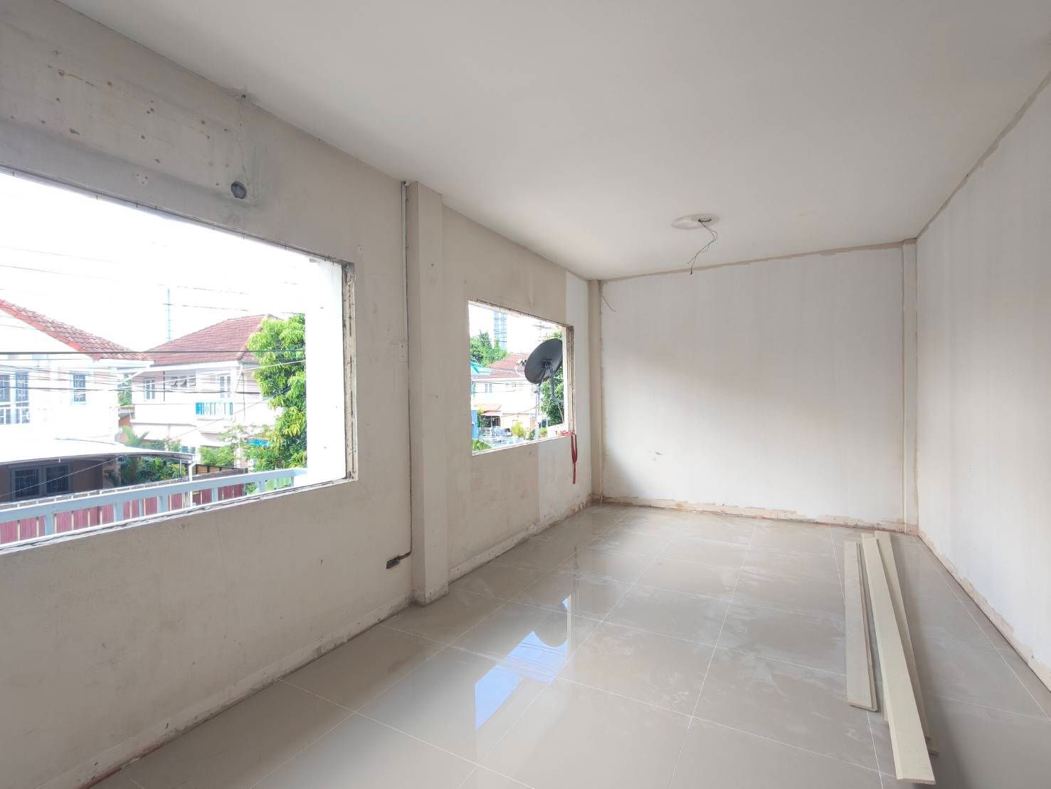 🏡 ทาวน์เฮ้าส์ รีโนเวทใหม่ ถนนเมน "เปี่ยมสุข รัตนาธิเบศร์ 34" | ราคา 2.99 ล้านบาท 3