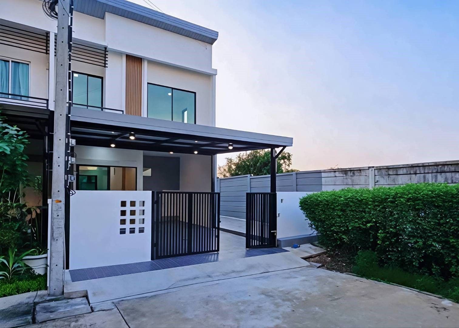 🏡 ทาวน์เฮ้าส์ หลังริม รีโนเวทใหม่ ด้านหลังไม่ชนใคร "พลีโน่ รัตนาธิเบศร์ - ชัยพฤกษ์" | ราคา 2.99 ล้านบาท