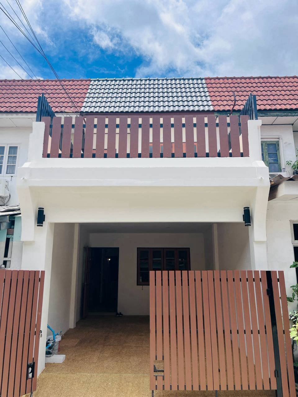 🏠 ทาวน์เฮ้าส์ รีโนเวทใหม่ ทำเลดี "บัวทอง 4" ใกล้สถานีรถไฟฟ้าสายสีม่วง | ราคา 1.59 ล้านบาท