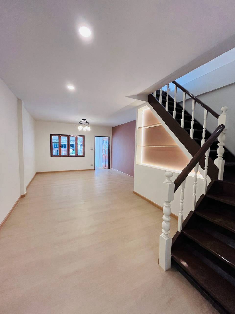 🏠 ทาวน์เฮ้าส์ รีโนเวทใหม่ ทำเลดี "บัวทอง 4" ใกล้สถานีรถไฟฟ้าสายสีม่วง | ราคา 1.59 ล้านบาท 4