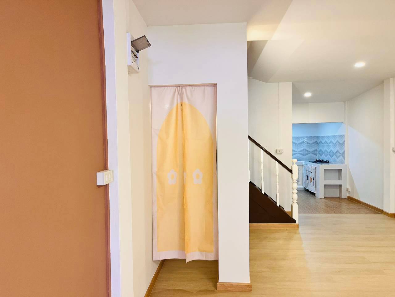 🏠 ทาวน์เฮ้าส์ รีโนเวทใหม่ ทำเลดี "บัวทอง 4" ใกล้สถานีรถไฟฟ้าสายสีม่วง | ราคา 1.59 ล้านบาท 5