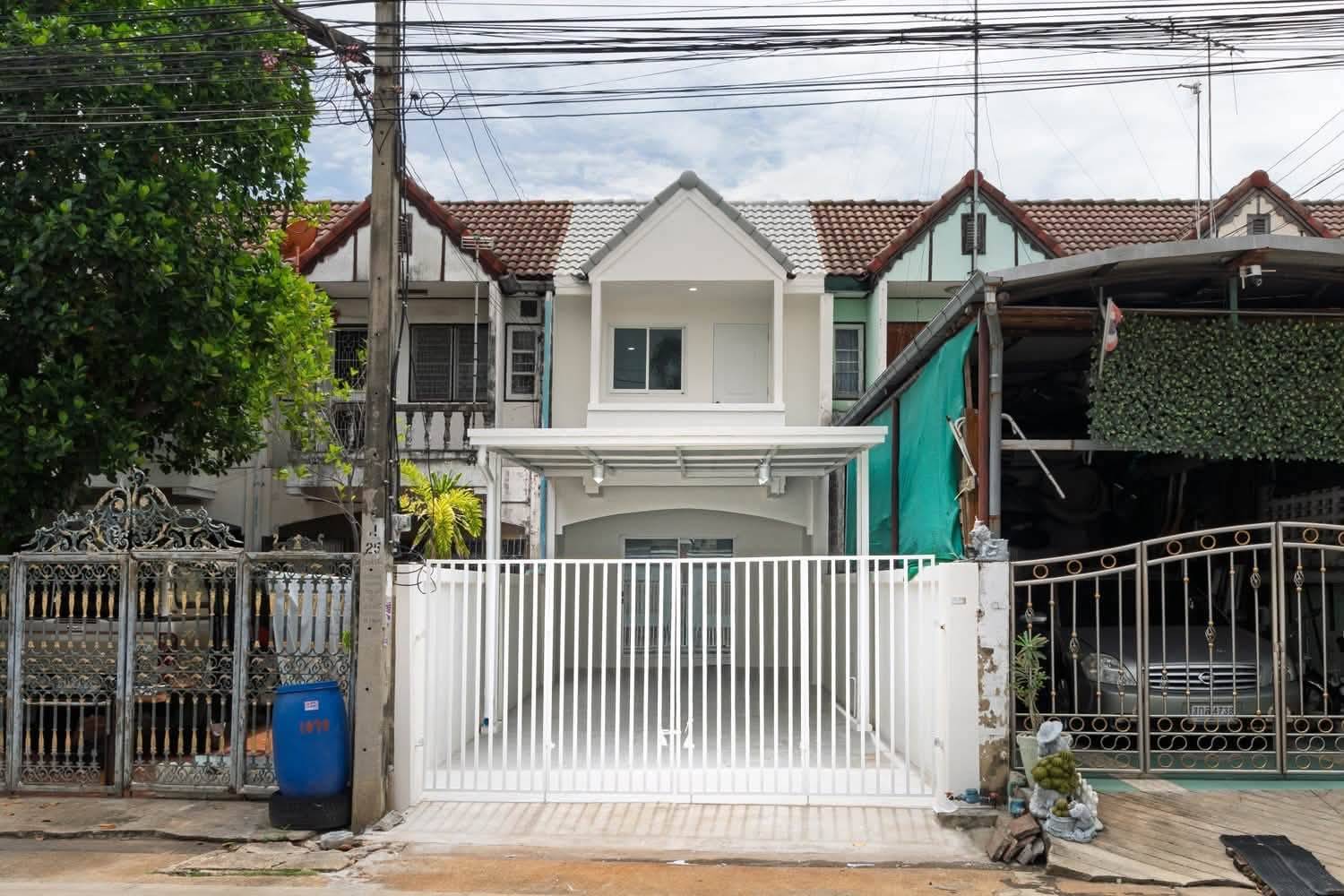 🏡 ทาวน์เฮ้าส์  รีโนเวทใหม่ ถนนเมน "ลานทอง" ติวานนท์-ปากเกร็ด หน้าบ้านไม่ชนใคร  | ราคา 3.19 ล้านบาท