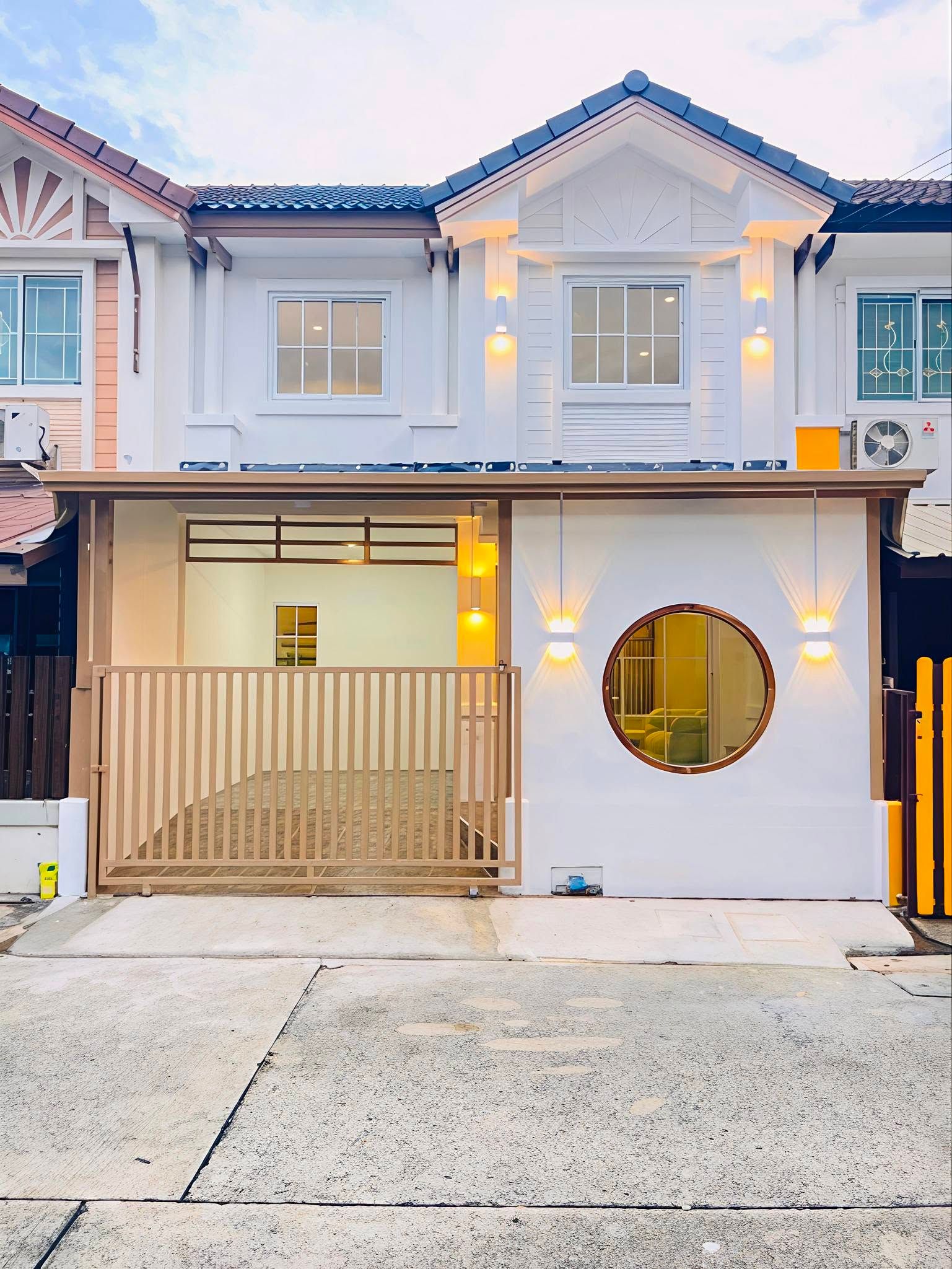 🏡 ทาวน์เฮ้าส์มินิมอล รีโนเวทใหม่ "พฤกษาวิลล์ 12 ปิ่นเกล้า-วงแหวน" ใกล้ทางด่วนศรีรัช | ราคา 2.59 ล้านบาท