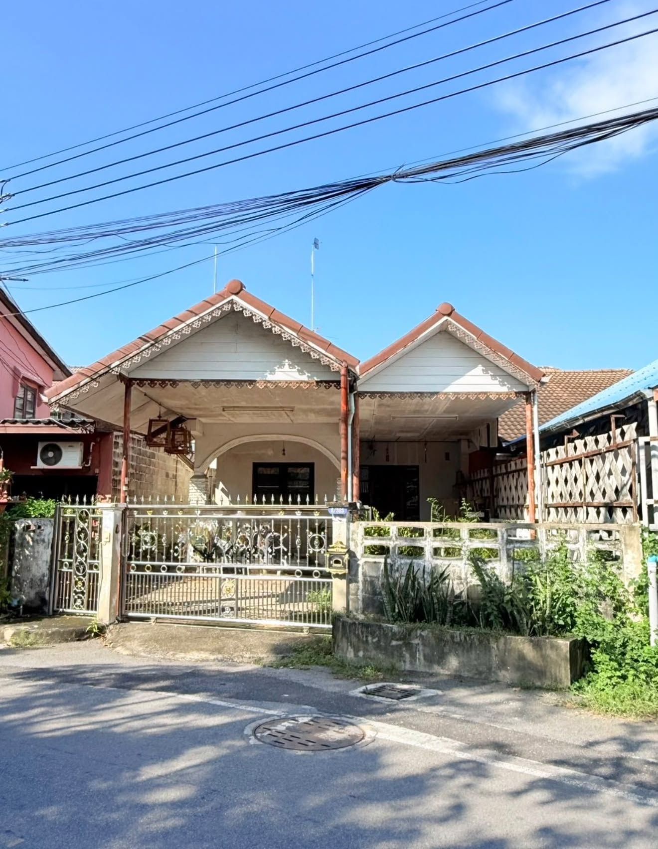 🏡บ้านเดี่ยว รีโนเวทใหม่ พื้นที่เยอะ "บัวทองเคหะ" หน้าบ้านติดสนามเด็กเล่น ไม่ชนใคร | ราคา  2.59 ล้านบาท